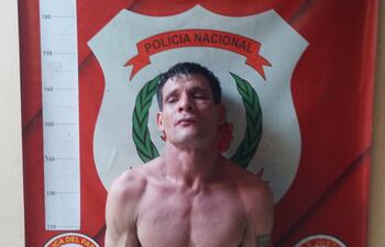 Arrebata arma reglamentaria a agente policial, huye y es capturado tras rastrillaje.