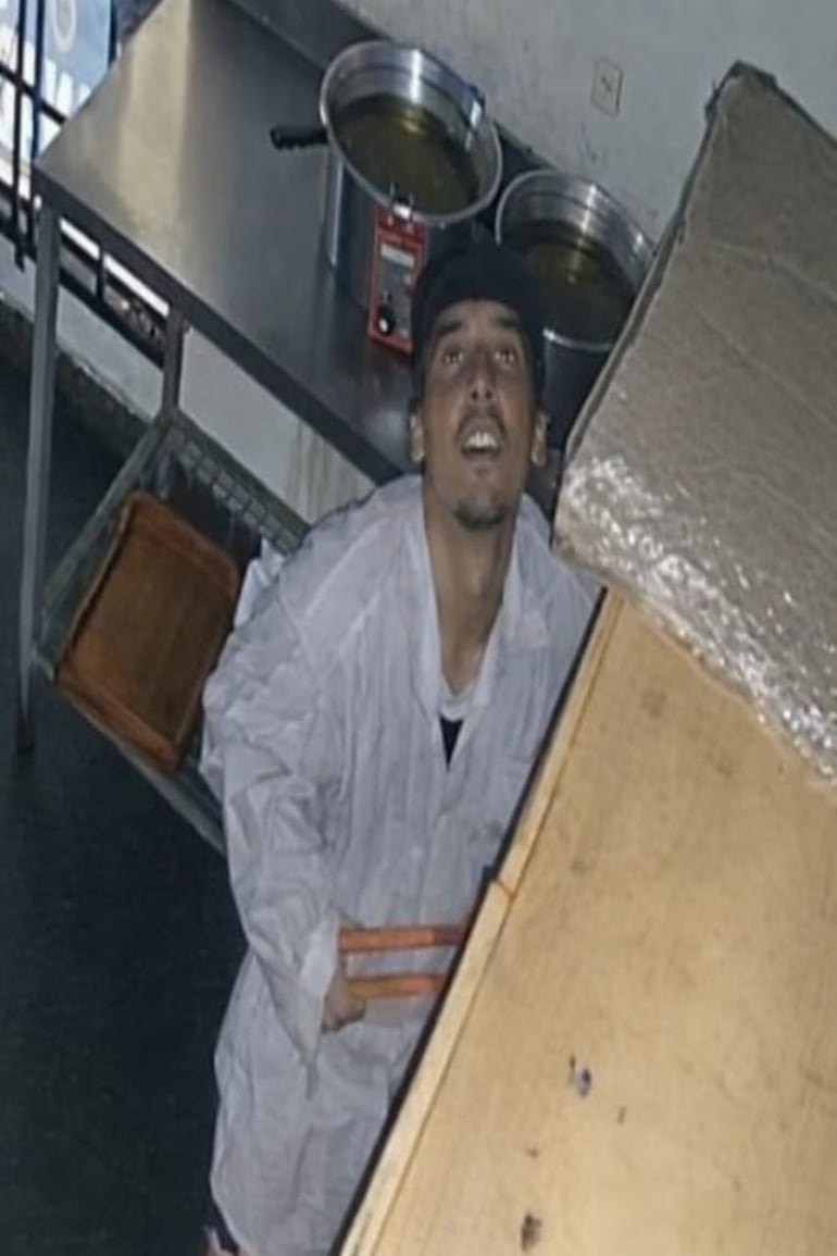 El rostro del sospechoso fue captado por las cámaras de circuito cerrado.