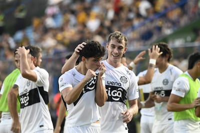 Eduardo Delmás, futbolista de Olimpia, festeja un gol en el partido frente a Guaraní por la fecha 12 del torneo Apertura 2026 de la Primera División de Paraguay en el estadio Erico Galeano, en Capiatá, Paraguay.