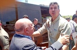 Presidente del Indi, Hugo Samaniego, junto con el presidente de la República, Santiago Peña.