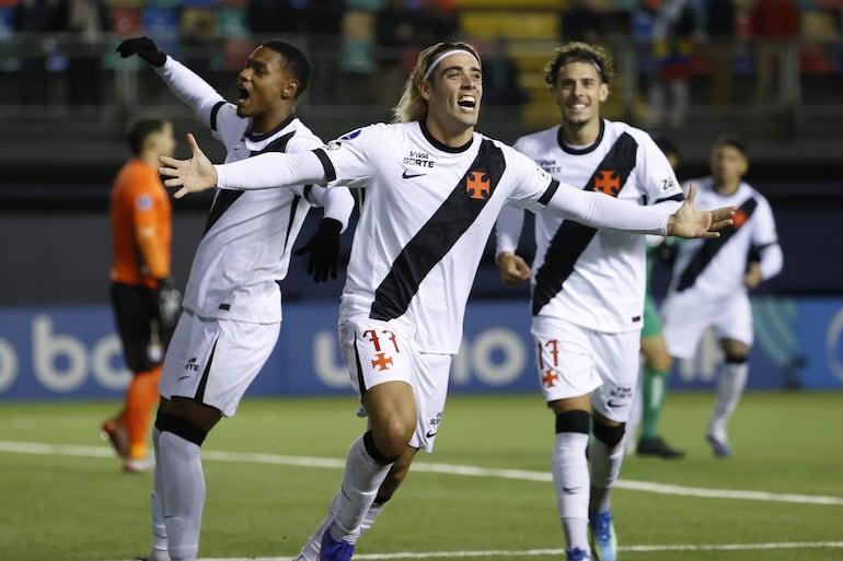 Vasco da Gama remonta ante Audax Italiano y lidera el grupo de Olimpia