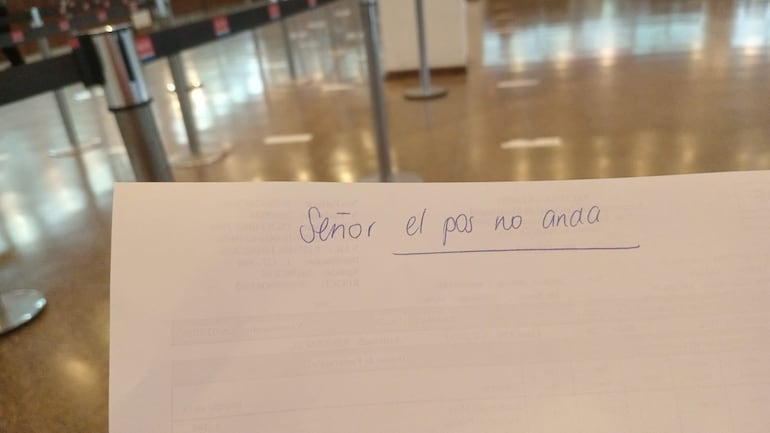 Explicación por escrito de una cajera por la falta de cobro con POS.