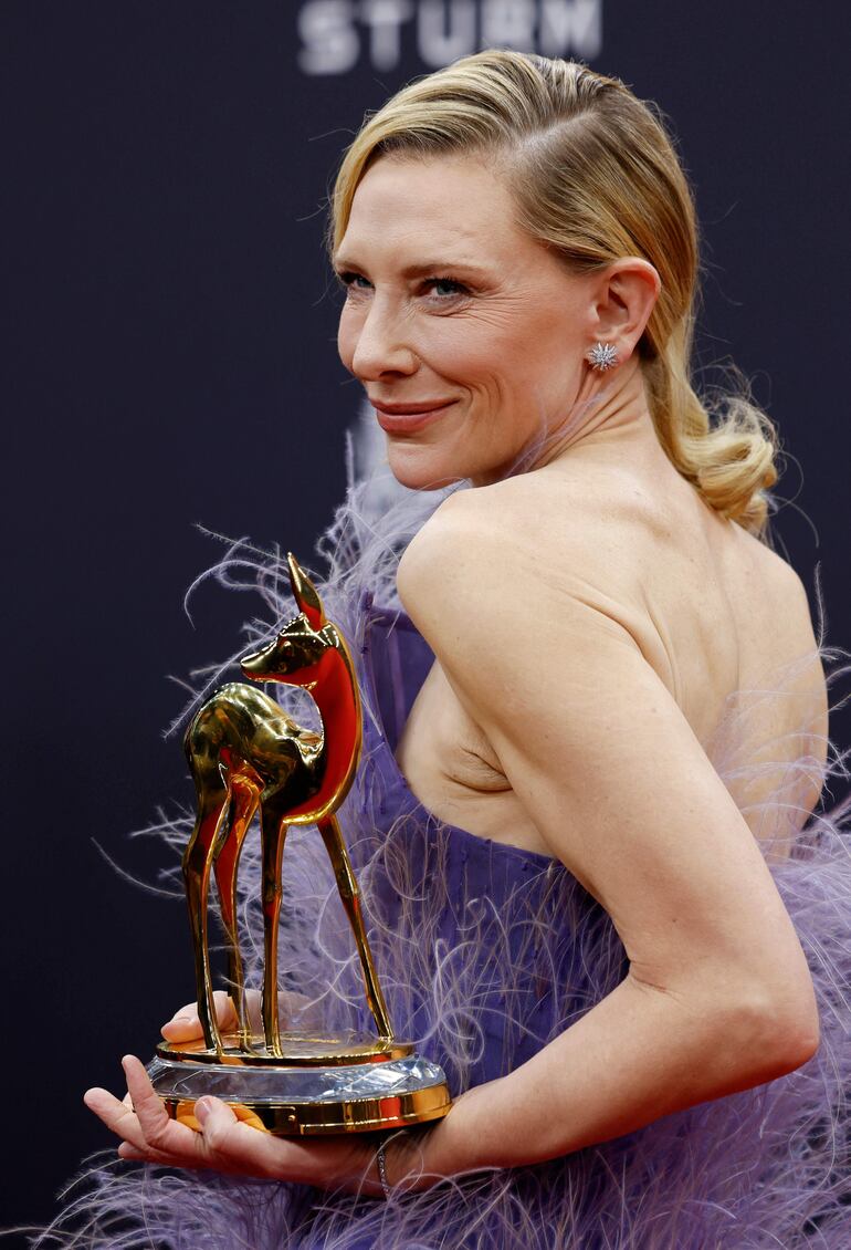 La reconocida actriz australiana Cate Blanchett es una de las que estará reunida con el papa León XIV.