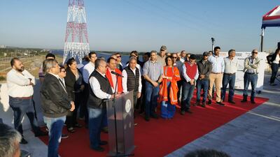 Con Mario Abdo a la cabeza, una comitiva cruza por primera vez el Puente Héroes del Chaco