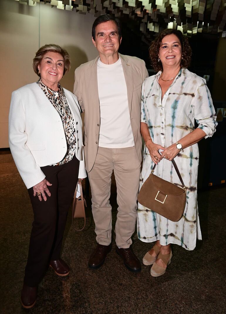 Mamy Simón, Kelo Kriskovich y Carolina Simón. 