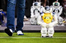 Un robot durante un día de práctica, en Eindhoven, Países Bajos, en el período previo a la Copa Mundial de Robots: RoboCup 2024.
