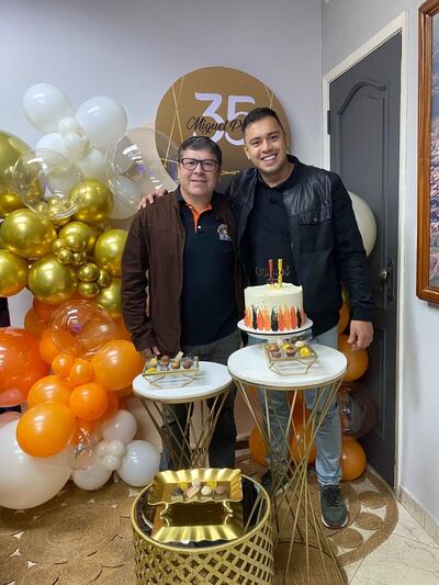 Daniel Pereira Mujica y Miguel Prieto, durante el festejo de su cumpleaños.