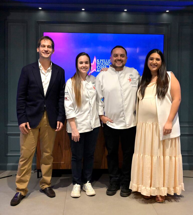 Elías Saba, Pauli Guillén, Julián Endara y Sabrina Benítez durante el lanzamiento de San Pellegrino Young Chef Academy Award.