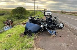 Así quedó el vehículo en el que viajaban las dos jóvenes que fallecieron en el accidente.