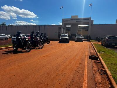 Con fuerte operativo, trasladan a “Tío Rico” a la cárcel de Emboscada