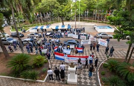 Empleados de Clyfsa se movilizan en Villarrica y piden respaldo ante conflicto con la ANDE