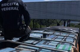 La droga fue encontrada en la carrocería del camión guiado por un paraguayo.