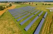 Energía solar en el campo: promesa real, pero la red gana el partido
