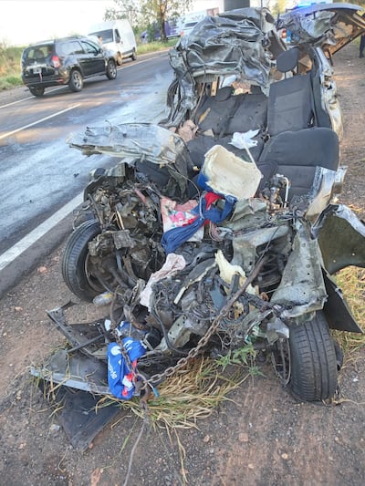 Los tres paraguayos que se trasladaban en este Peugeot murieron en el kilómetro 620 de la Ruta Nacional 14, en Argentina.