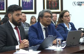 En el centro, el relator especial para la libertad de expresión, en representación de la Comisión Interamericana de Derechos Humanos (CIHD), Pedro Vacca.