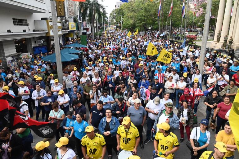 huelga manifestación protesta docentes Asunción