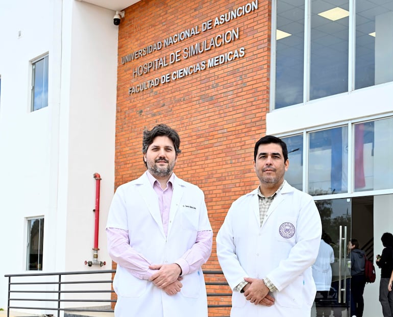Dr. Federico Espínola y Dr. Javier Escobar destacan el trabajo que vienen realizando en el Hospital de Simulación de la FCM-UNA.