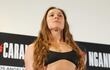La emblemática peleadora de artes maciales mixtas Ronda Jean Rousey (39 años) en el pesaje previo a la pelea de este sábado en su regreso al octágono.