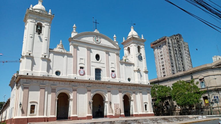 Fachada de la Catedral Metropolitana de Asunción.