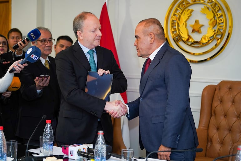 Carlos Fernández Valdovinos y Basilio Núñez.