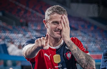 Pablo Vegetti, el "Pirata", experimentado delantero de Cerro Porteño, nacido el 15 de octubre de 1988 (37 años).