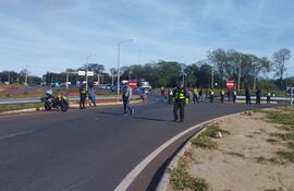 Cierre de ruta de nativos en Coronel Oviedo para exigir que el Indi vuelva a funcionar en Asunción