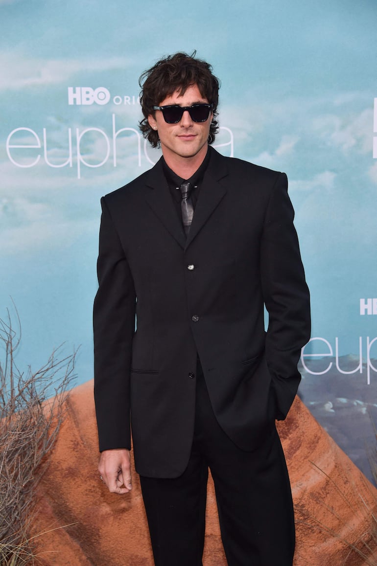 El look "Total Black" le sienta más que bien a Jacob Elordi. (Chris Delmas / AFP)