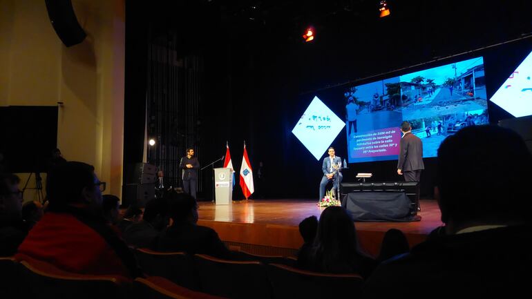 El auditorio tuvo un aforo del 60% aproximadamente, durante la presentación del informe de gestión 2023 del intendente de Asunción, Óscar "Nenecho" Rodríguez (ANR-HC).