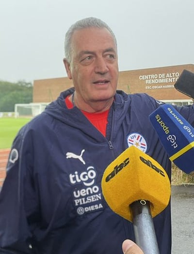 Gustavo Alfaro, el entrenador de la selección mayor, ayer en la charla con los periodistas en Ypané.