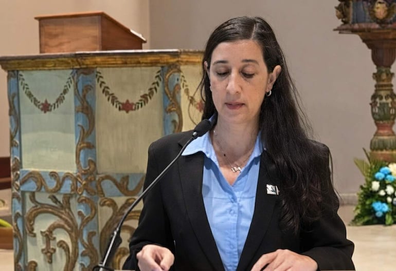 La decana de la Facultad de Ciencias – Sede Carapeguá de la UNVES, Prof. Mgtr. Marta Liliana Sánchez Ramos.