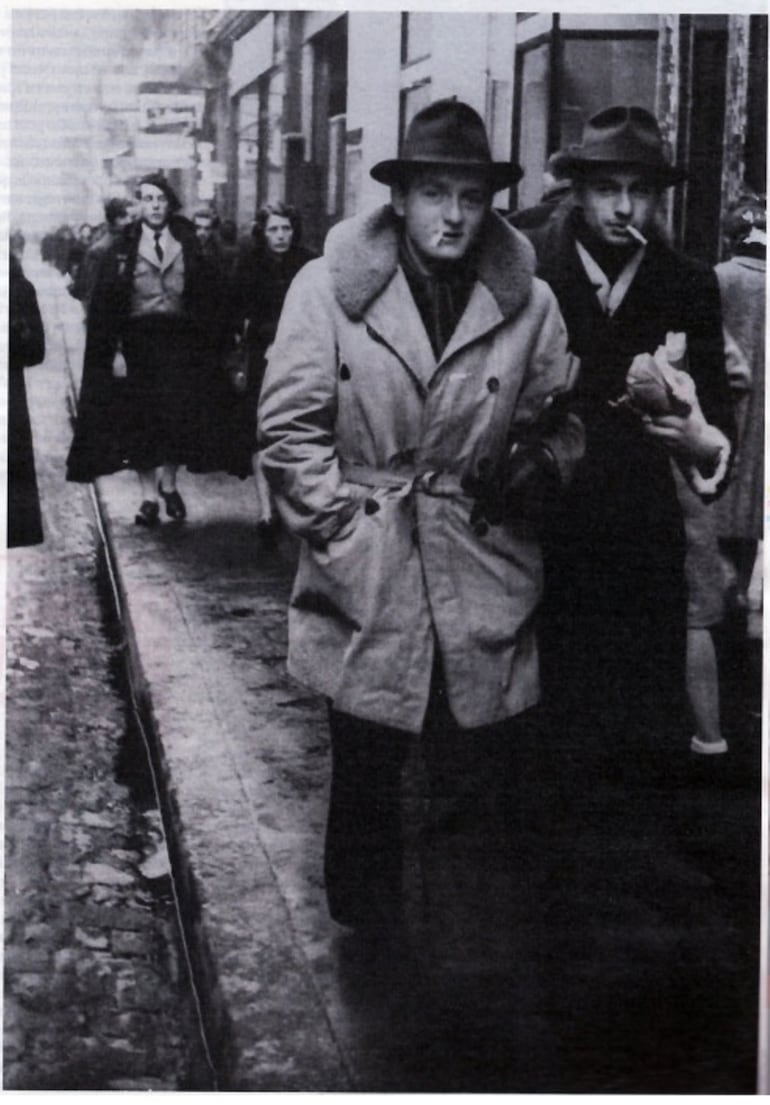 Edgar Morin (a la derecha) y Jacques-Francis Rolland, miembros de la Resistencia, en 1943 en Toulouse.