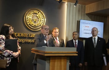 El presidente de la Corte Suprema de Justicia, César Diesel (c), respondió sobre la participación de su hermano, Óscar Diesel en una firma salpicada por el esquema de la mafia de los pagarés.