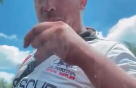 El afectado captó en video el presunto que era abordado por el vendedor ambulante.