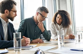 Las seis trampas que deben saltar los tomadores de decisiones en las mesas directivas.