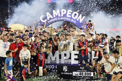 El festejo de los jugadores de Cerro Porteño tras la conquista del Torneo Clausura 2025 del fútbol paraguayo.