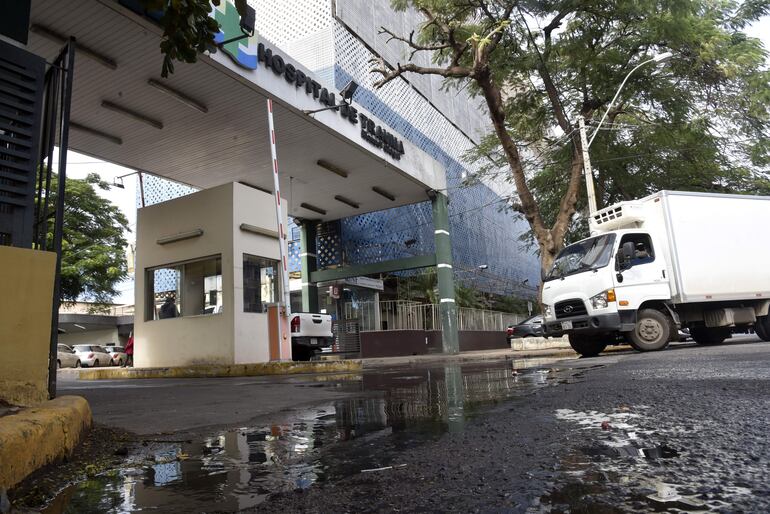En la zona del Hospital del Trauma ayer había agua por todos lados.