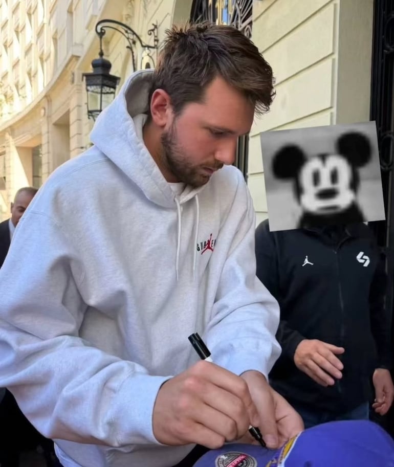 NBA: Luka Doncic firma autógrafos en Madrid