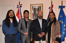 Gabriel Sasanuma, Juan Gerardo Ayala, Pierre Christian Soccoja y Nima Sarkechik.