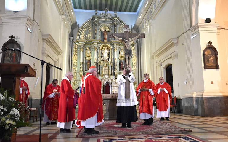 Viernes Santo: “Cristo agoniza hoy en los hospitales”, reclama la Iglesia