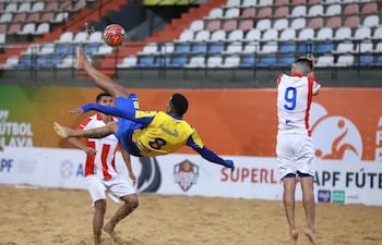 Luqueño derrotó a Hayes 4-3 para clasificar a la etapa semifinal del Clausura de la Superliga de fútbol playa.