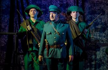 Escena de la obra teatral "Emiliano, guerra y pasión", que hoy tendrá una función gratuita en la Manzana de la Rivera.