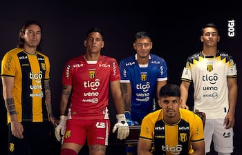 Las camisetas titulares, alternativas y de porteros que utilizará Guaraní para la temporada 2026.