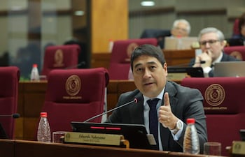El senador Eduardo Nakayama (independiente) se pronuncia en el espacio de oradores y en la sesión del Senado sobre la decisión de la Corte de rechazar la acción de inconstitucionalidad planteada por Kattya González.