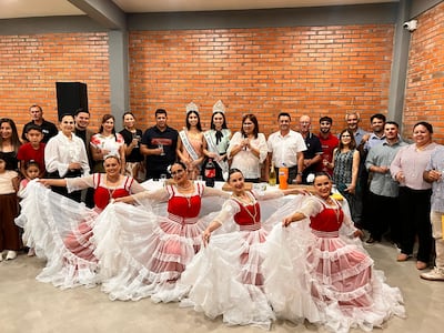 Acto de lanzamiento de la publicación Ndéve Guara Santaní, realizado días atrás en el departamento de San Pedro. En uso de la palabra, la periodista Estela Mareco.