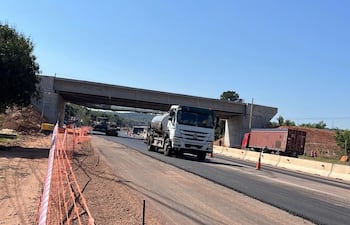 Así se ve el kilómetro 47 de la Ruta PY02, en zona de Pedrozo, donde avanzan las obras del paso a desnivel.