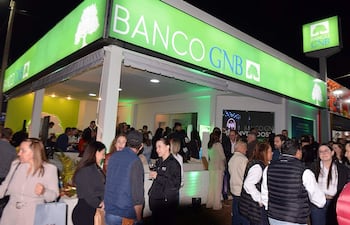 Directivos, clientes e invitados especiales disfrutaron de la “Noche de Seguros” de GNB.