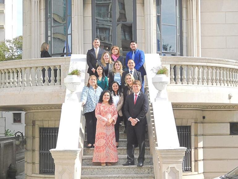 La delegación paraguaya estuvo conformada por representantes de Maral Turismo - Operador Mayorista, Hotel Sheraton Asunción, Aloft Hotel, Hotel Guaraní Asunción, Palmaroga Hotel, entre otros.