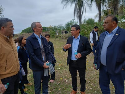 Javier Parrondo dialoga con las autoridades locales del Alto Paraguay