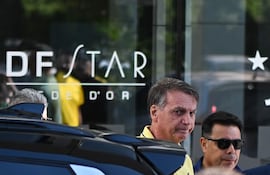 El expresidente de Brasil, Jair Bolsonaro, cumple prisión domiciliaria mientras es juzgado por golpismo.