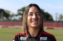 La delantera paraguaya, Celsa Fabiola Sandoval Barrientos (27/05/1999), presentada oficialmente en Flamengo.